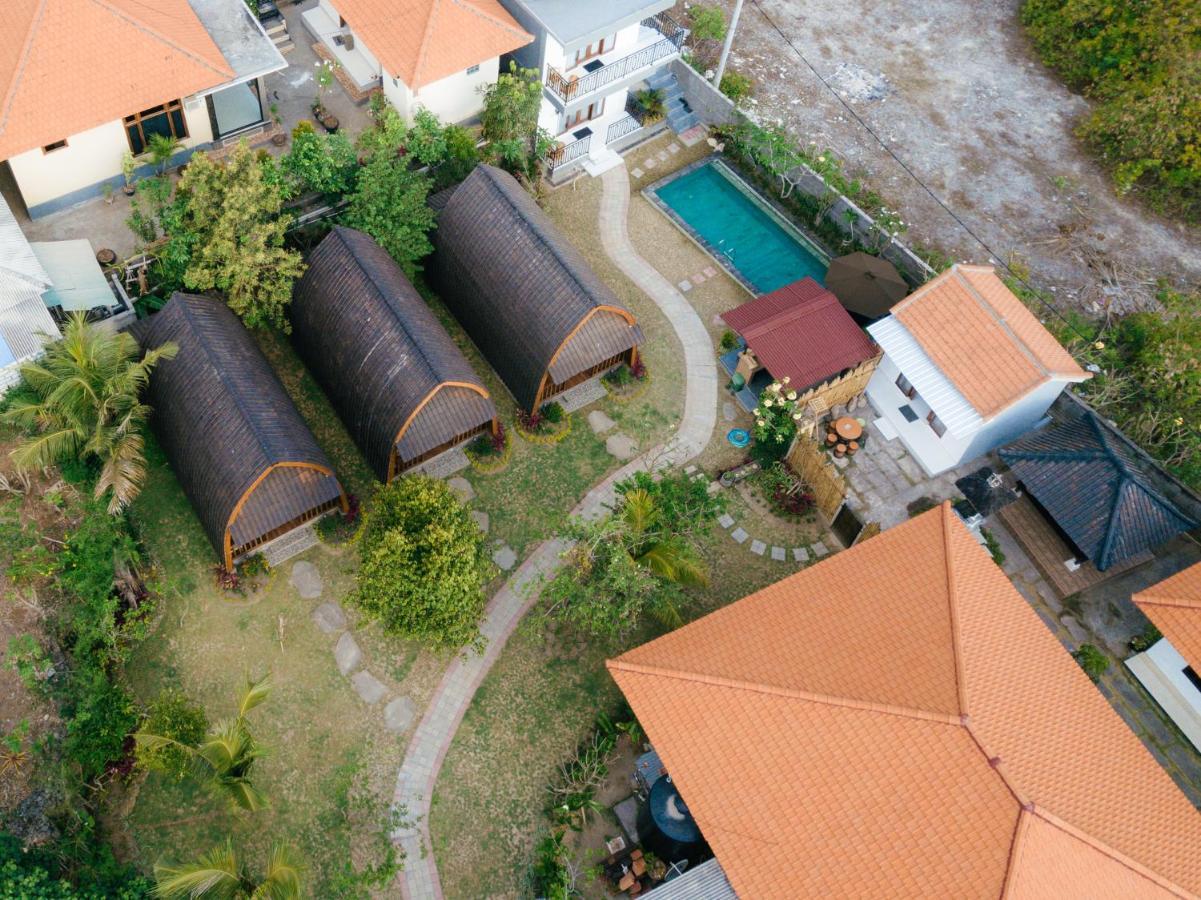 Wooden Puri Guesthouse Улувату Екстер'єр фото