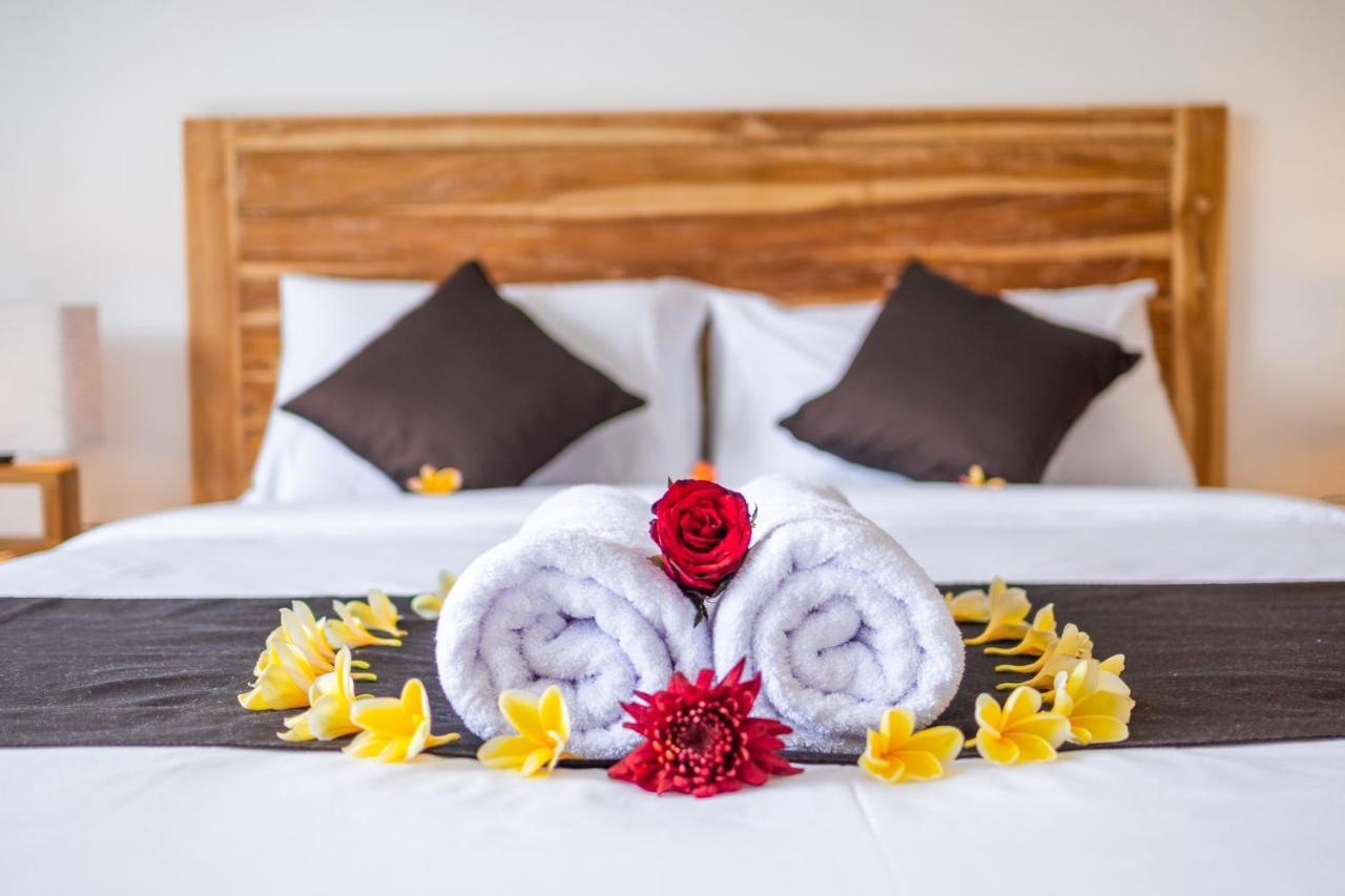 Wooden Puri Guesthouse Улувату Екстер'єр фото