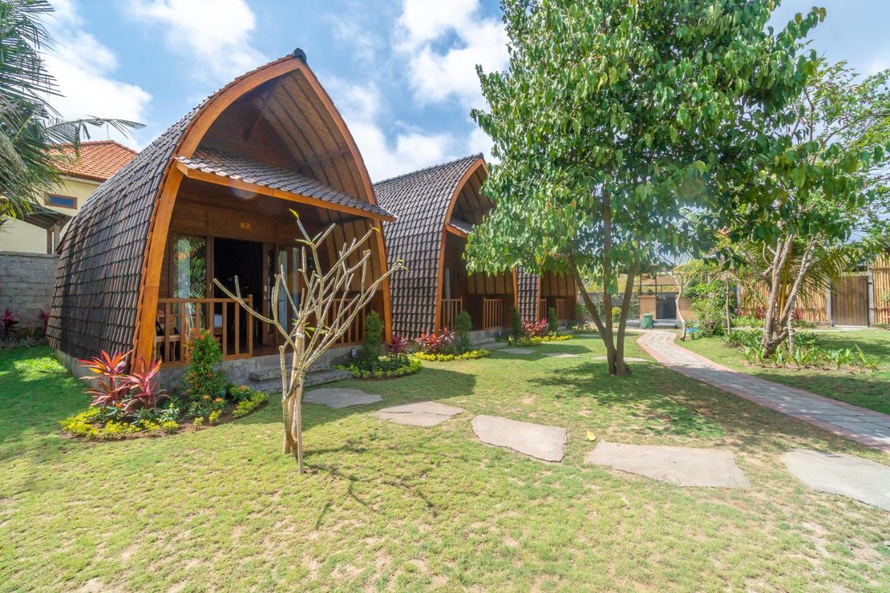 Wooden Puri Guesthouse Улувату Екстер'єр фото