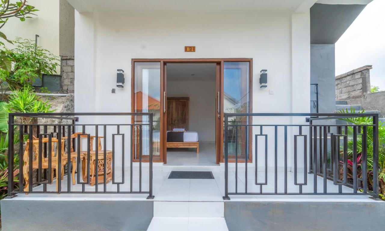 Wooden Puri Guesthouse Улувату Екстер'єр фото