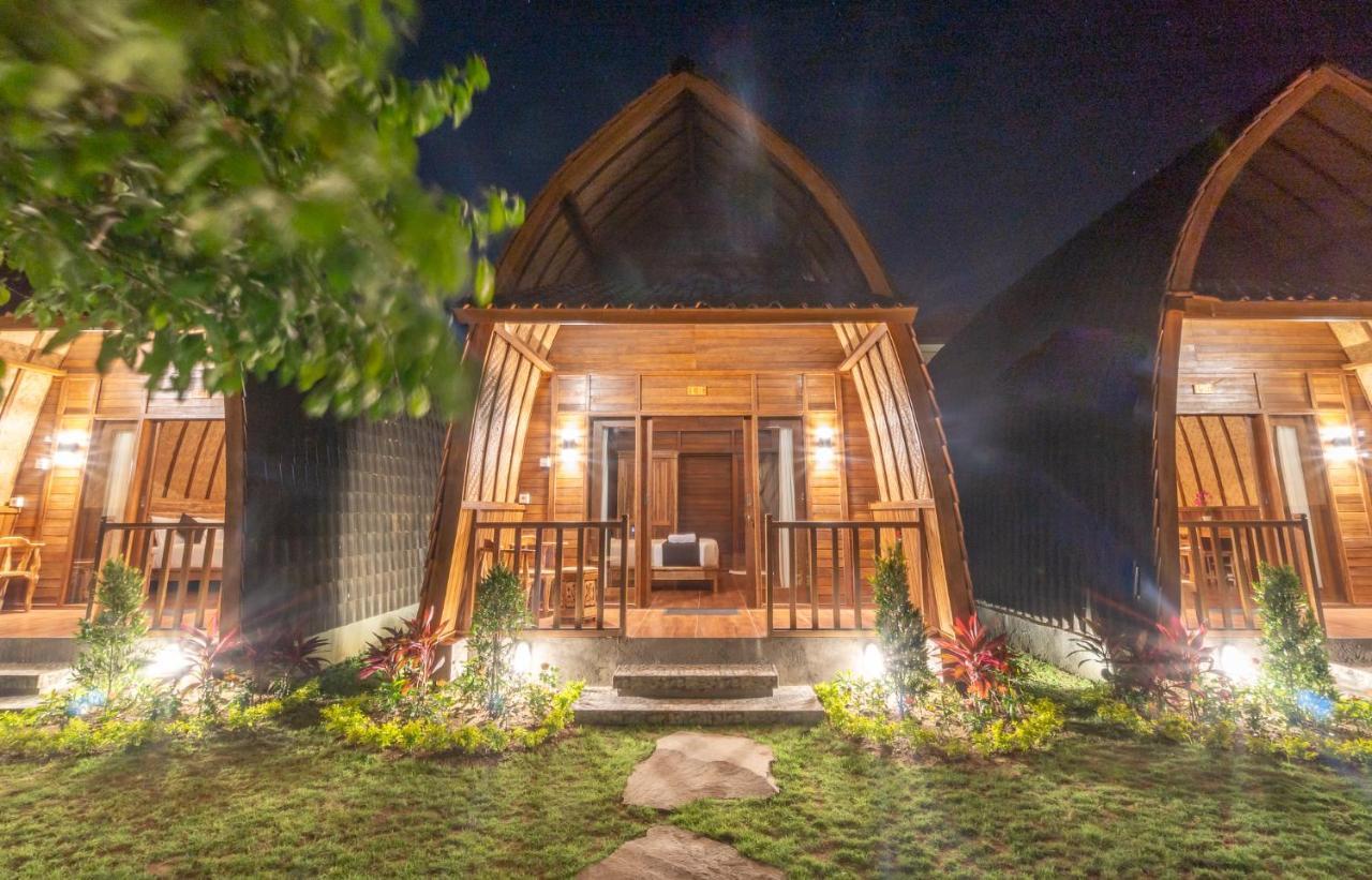 Wooden Puri Guesthouse Улувату Екстер'єр фото